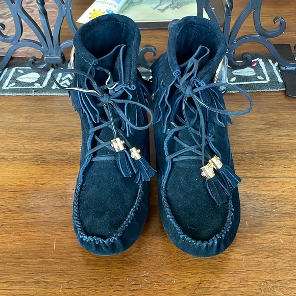 Tory Burch Shoes - New Tory Burch suede Moccasins